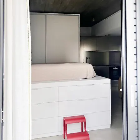 Zoe Apartment *