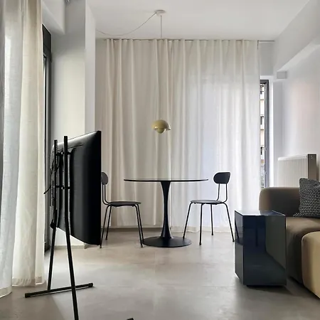 Zoe Apartment *